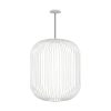 Kai, luminaire suspendu contemporain de Techlighting, offert en deux tailles et deux choix de finis blanc ou noir.
